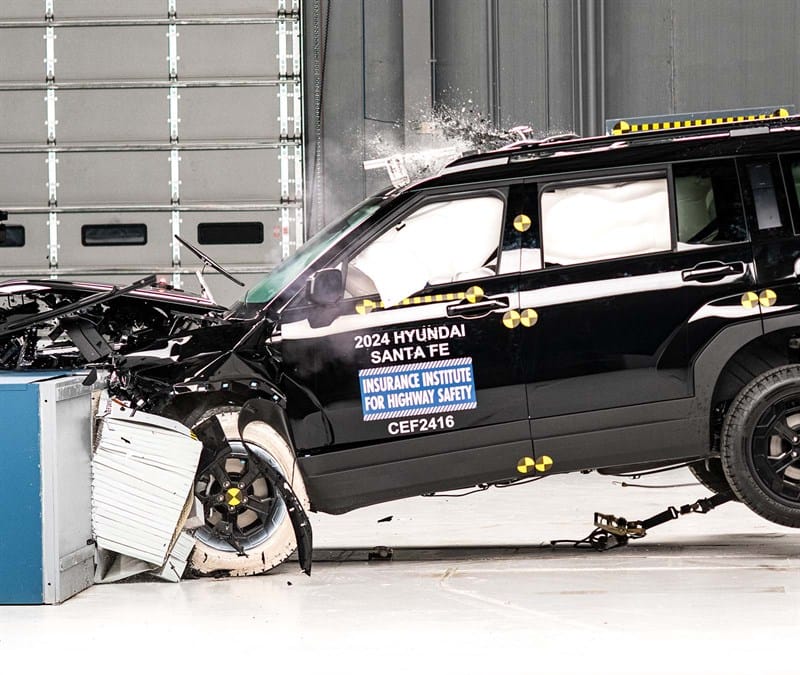 2024 Hyundai Santa Fe Earns Mixed Safety Ratings in Latest Crash Tests