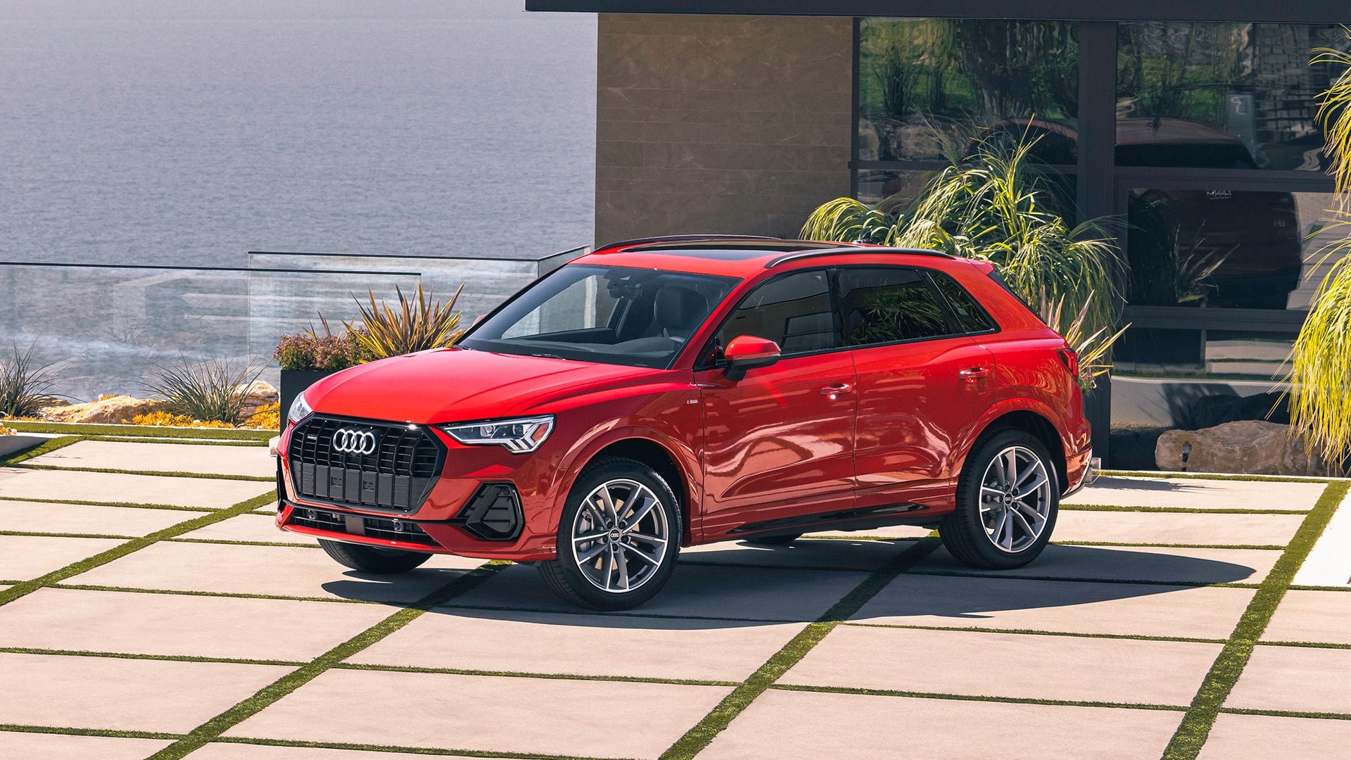 2024 Audi Q3 Review: Compact Luxury SUV with Modern Features