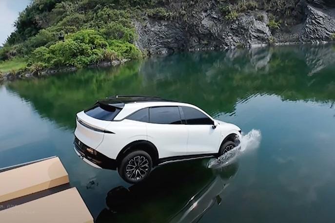 Chinese Tesla Model Y Rival Debuts with Unique Safety Feature for Underwater Escapes