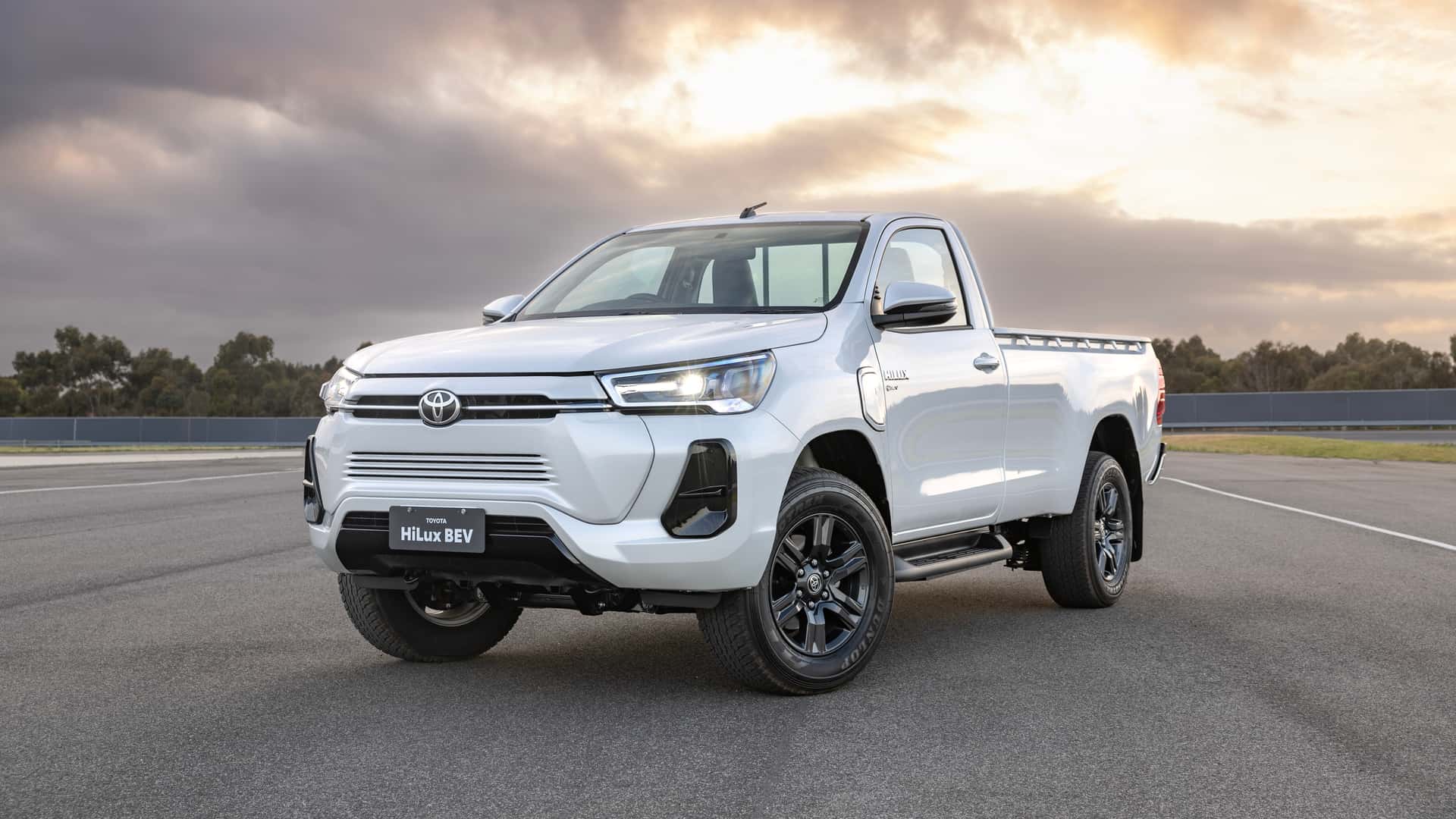 2024 Toyota HiLux Revo BEV Concept