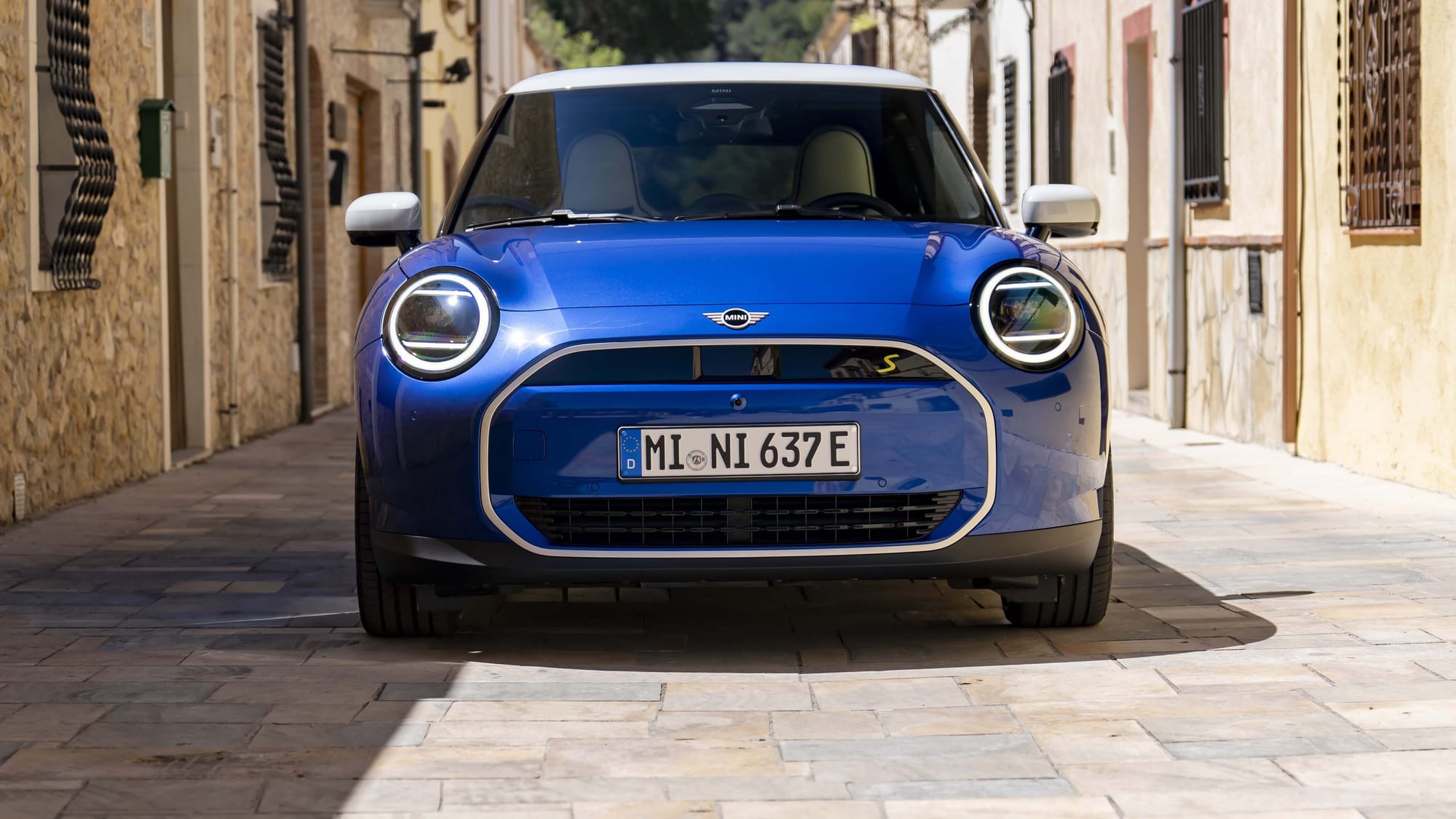 2024 Mini Cooper SE Review Roundup – Front View 