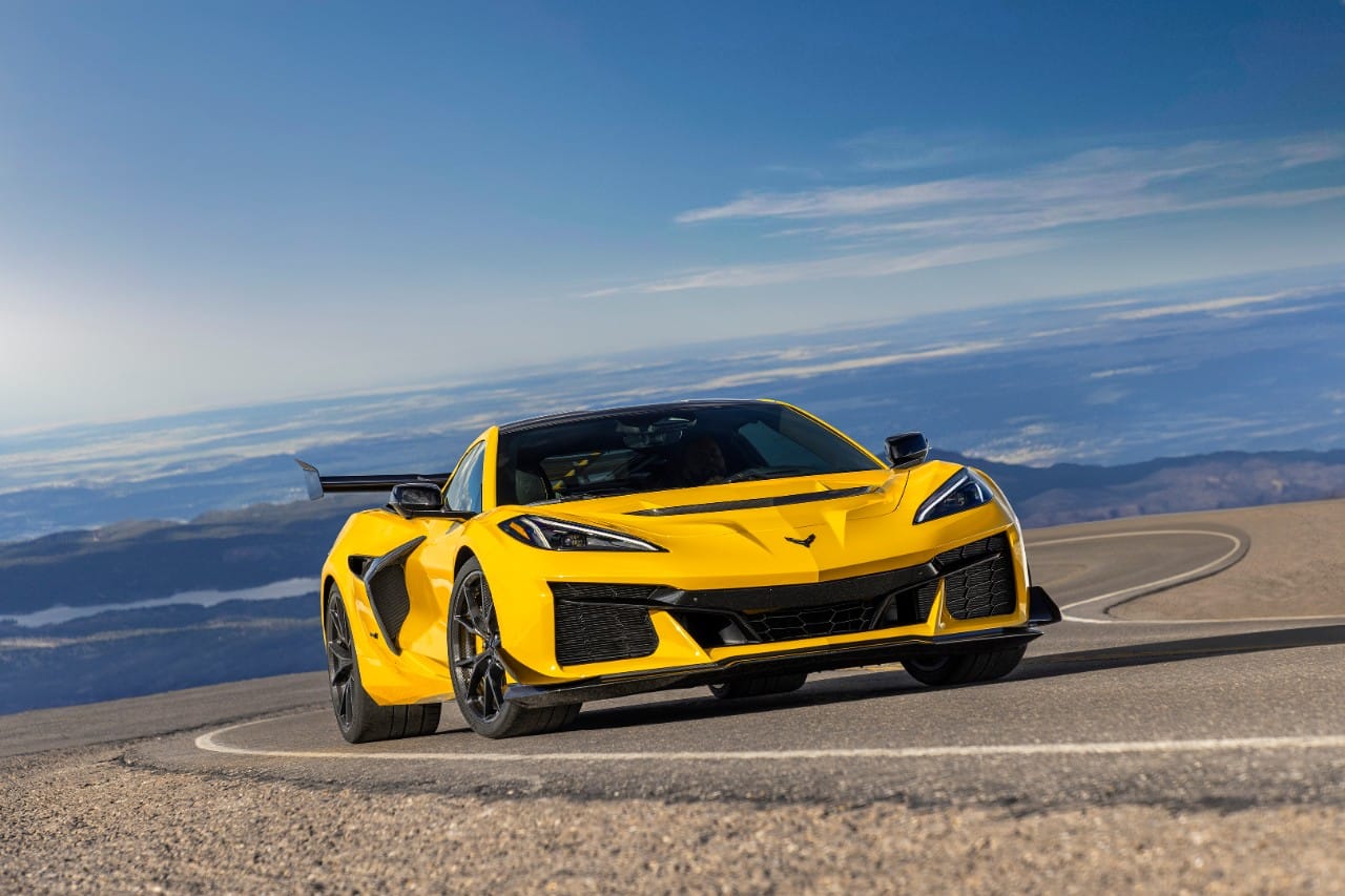 Chevrolet Corvette Review Roundup – front on motion