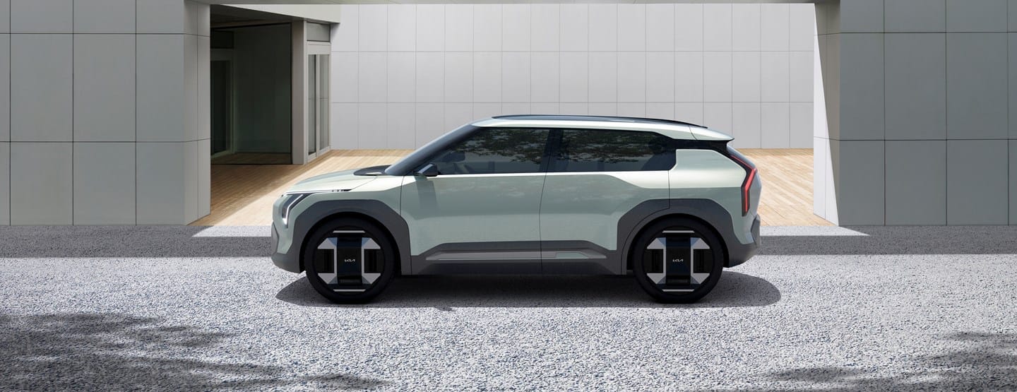 2025 Kia EV3 Review Roundup – Side View