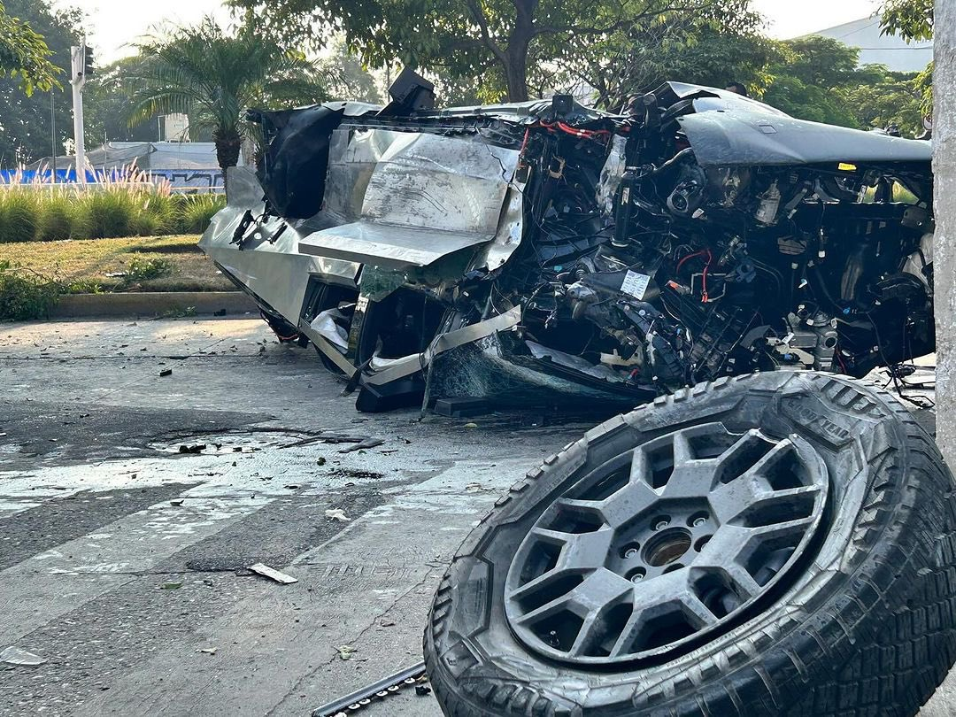 CyberTruck Crash in Mexico