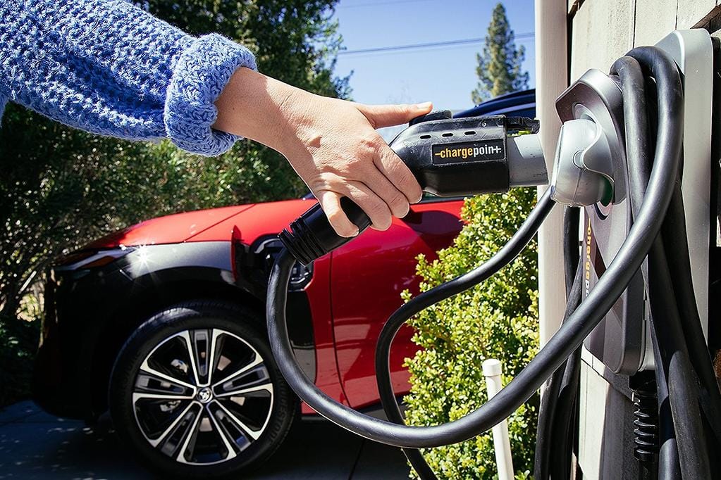 Industry Pushes for National EV Subsidies as State Incentives Wane