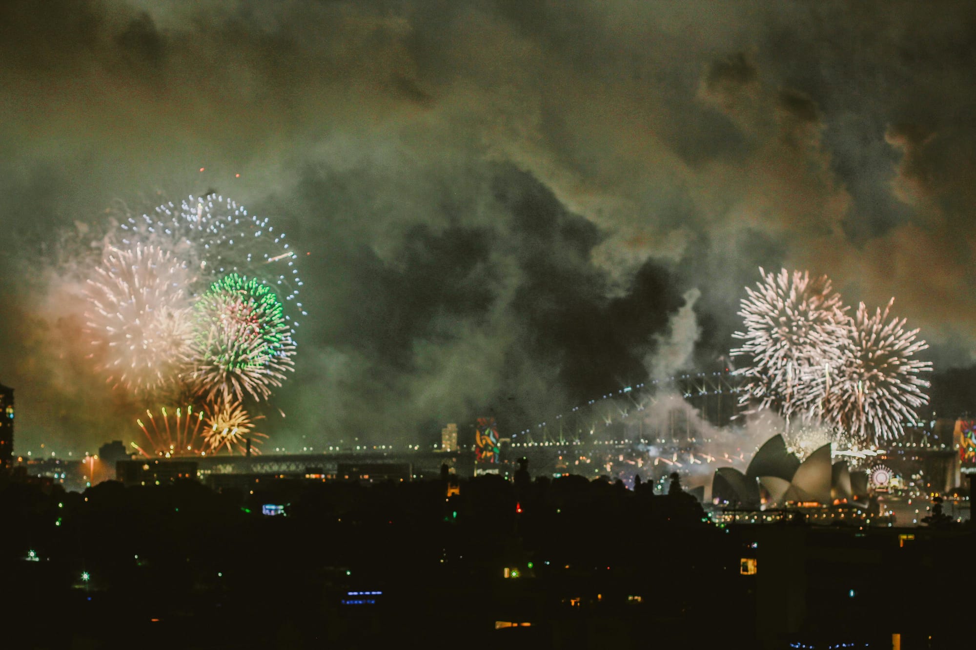 Sydney New Year’s Eve Fireworks: Best Spots, Travel Tips, and a Record-Breaking Spectacle