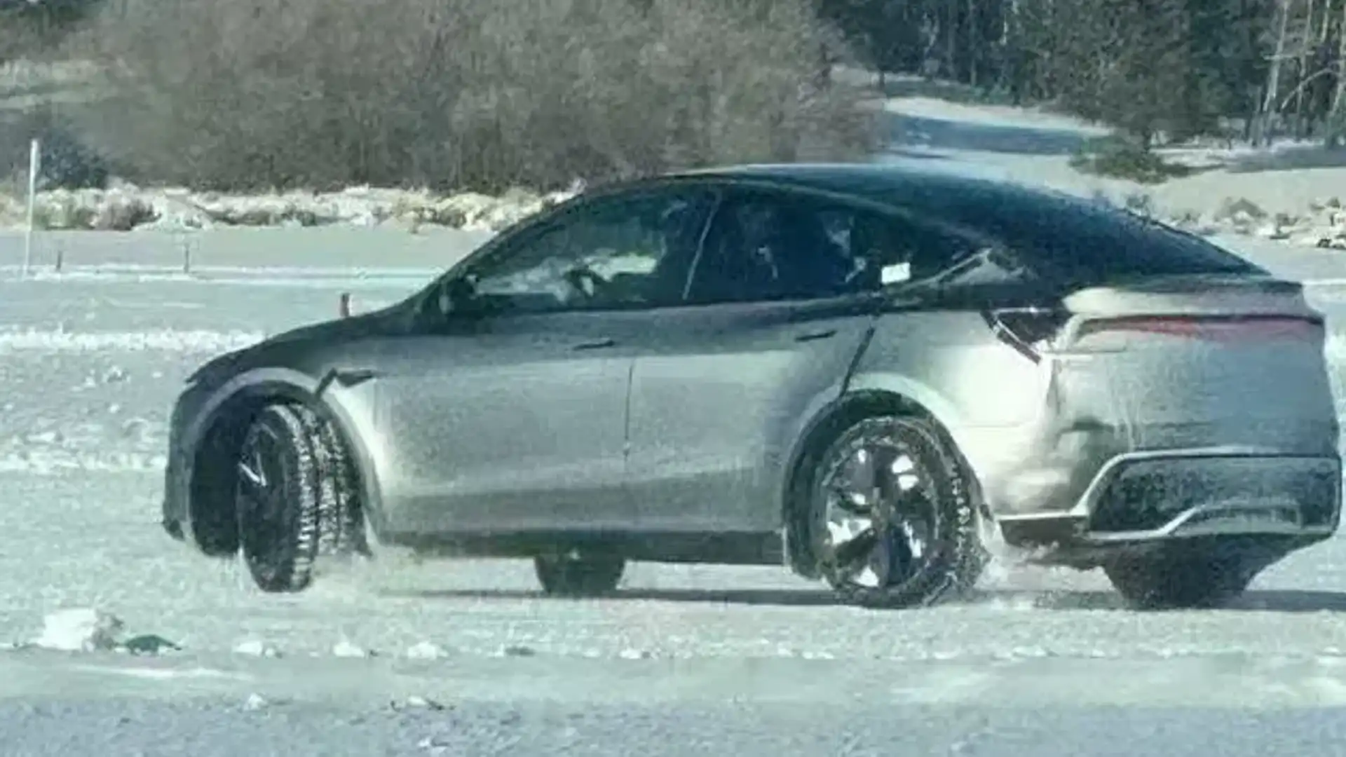 LEAKED: 2025 Tesla Model Y Facelift Revealed Finally