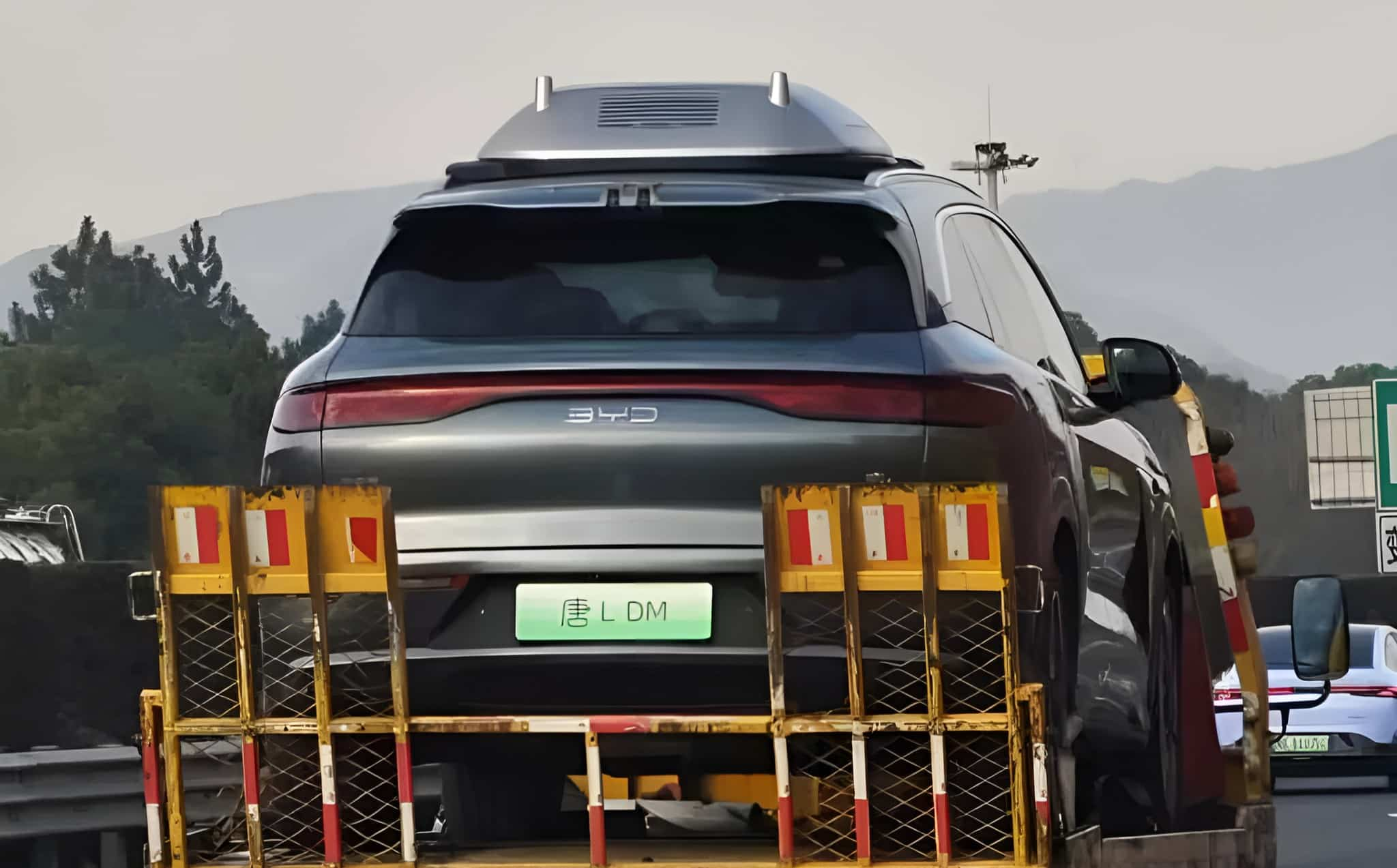 New BYD Spotted: Tang L with Drone Docking System