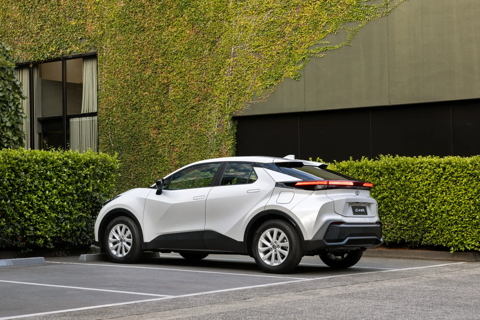 2025 Toyota C-HR GXL Price & Specs in Australia