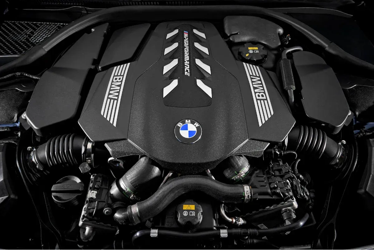 BMW V8s to Live On: Development Boss Declares Commitment Amidst Emissions Pressures