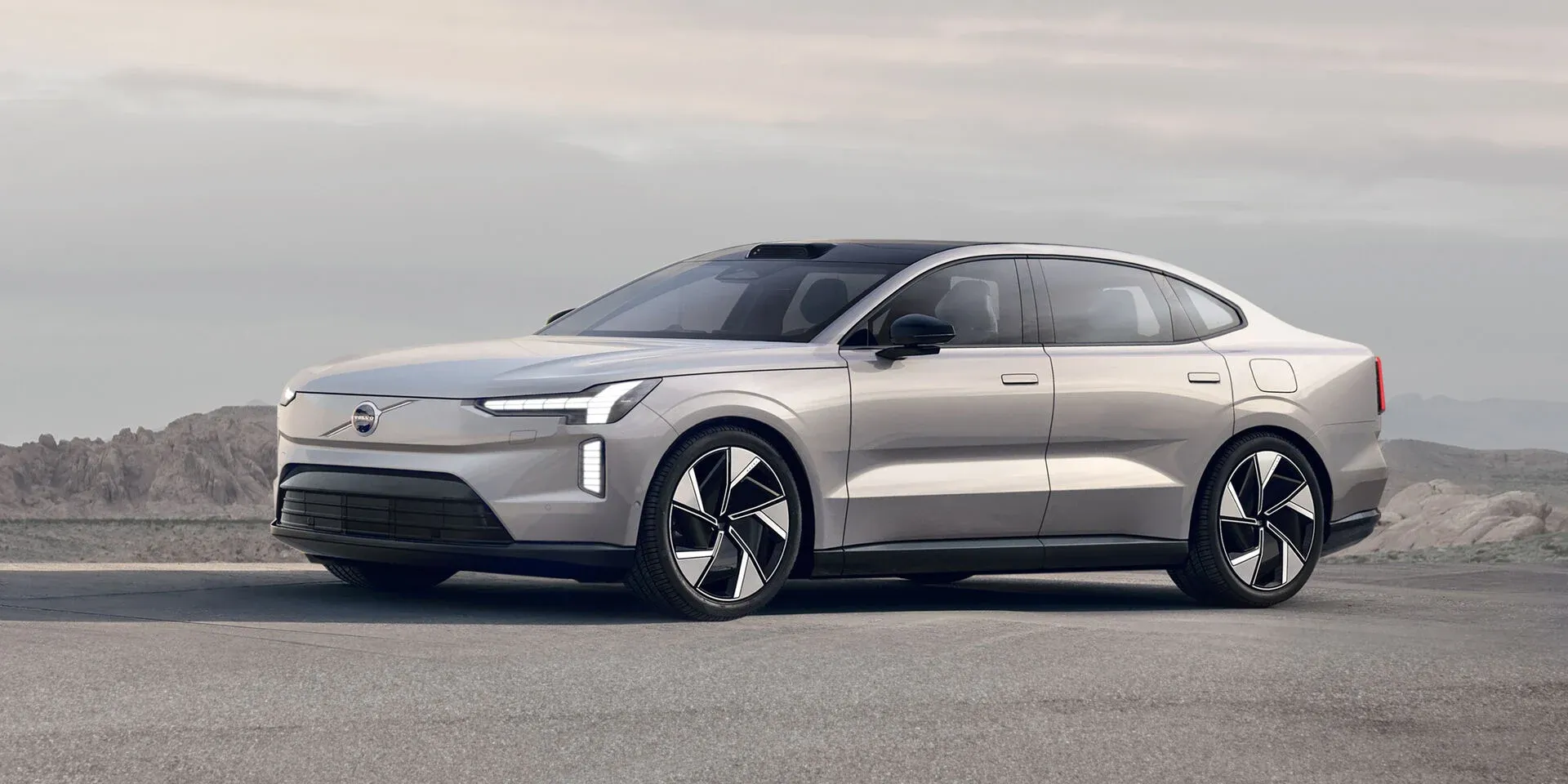 Volvo ES90 Electric Sedan Aims for 700km Range: A New Era of Luxury EVs