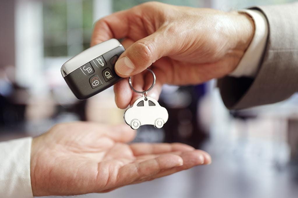 What's the Best Way to Get Paid When Selling Your Car? A Guide to Secure Transactions