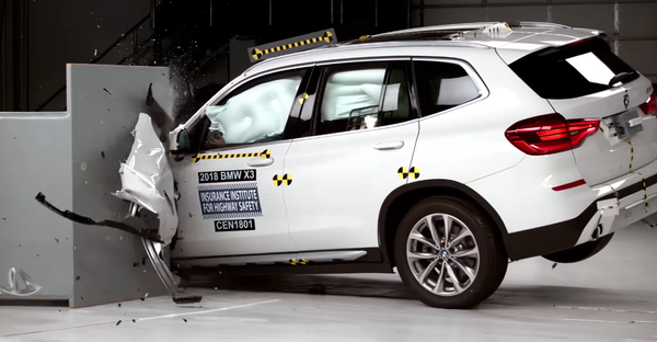 BMW X3 Crash Test 