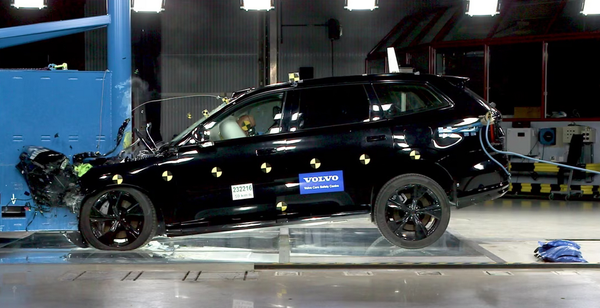 Volvo EX90 Crash Test